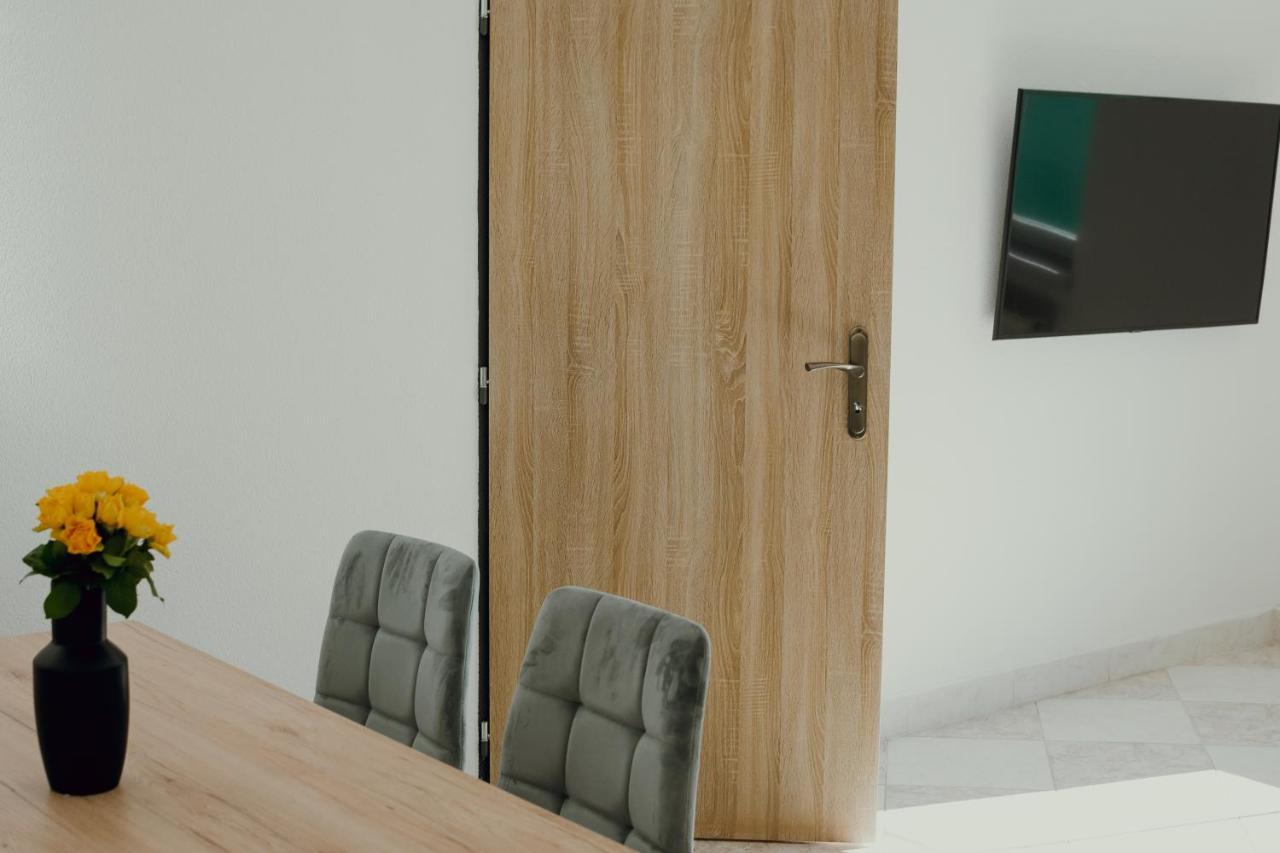 ברזנו Apartman Emily מראה חיצוני תמונה